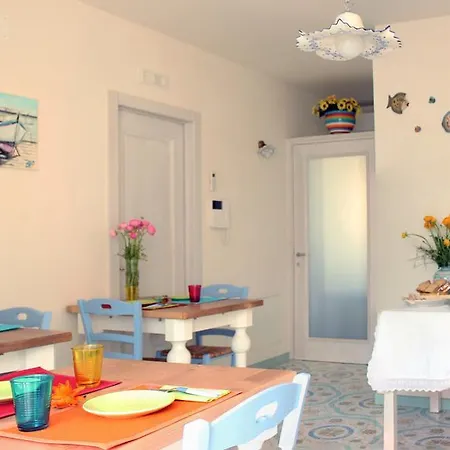 Camere Borgo Bed & Breakfast 3*